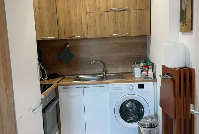 Shtepi me qera Apartament ne Tirane, 1+1, Mobilimi E mobiluar, Pagesa 500  Euro.