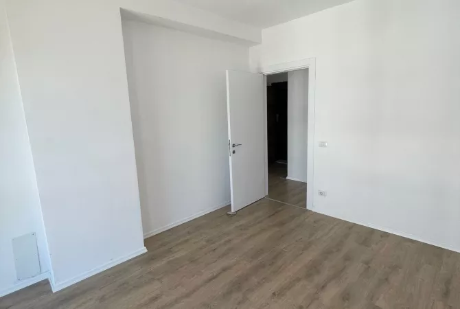 Shtepi me qera 2+1 ne Tirane - 35,000 Leke