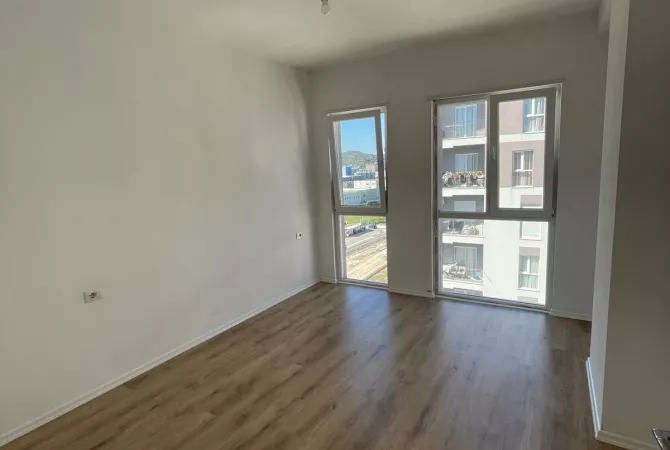 Shtepi me qera Apartament ne Tirane, 2+1, Mobilimi E mobiluar, Pagesa 35,000  Leke.