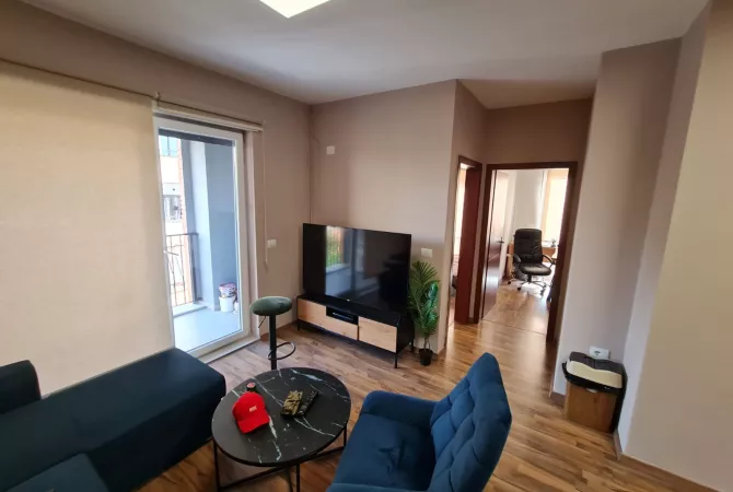 Ambient biznesi me qera 3+1 ne Tirane - 1,600,000 Leke
