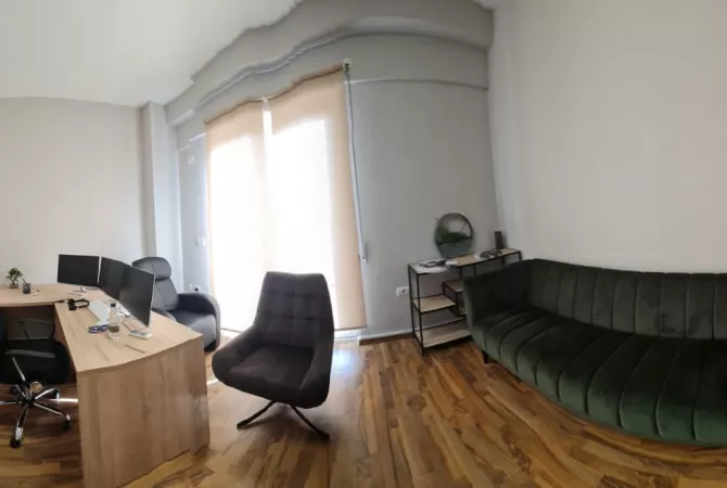 Ambient biznesi me qera 3+1 ne Tirane - 1,600,000 Leke