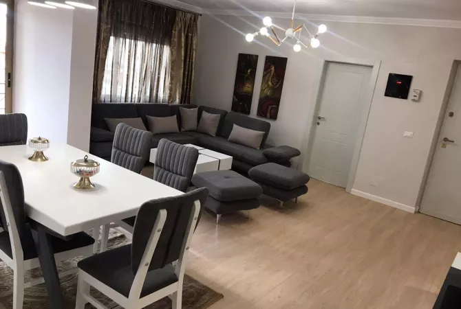 Shtepi me qera 3+1 ne Tirane - 1,100 Euro
