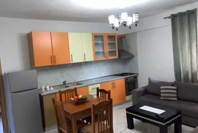 Shtepi me qera 1+1 ne Tirane - 42,000 Leke