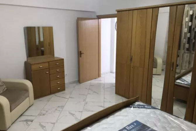 Shtepi me qera 1+1 ne Tirane - 42,000 Leke