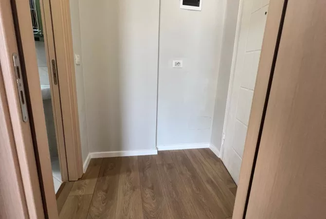 Shtepi ne shitje Apartament ne Tirane, 1+1, Mobilimi E mobiluar, Pagesa 92,000  Euro.