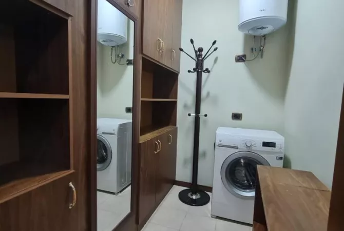 Shtepi me qera Apartament ne Tirane, 3+1, Mobilimi E mobiluar, Pagesa 850  Euro.