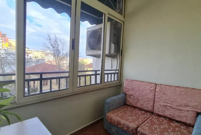 Shtepi me qera Apartament ne Tirane, 3+1, Mobilimi E mobiluar, Pagesa 850  Euro.