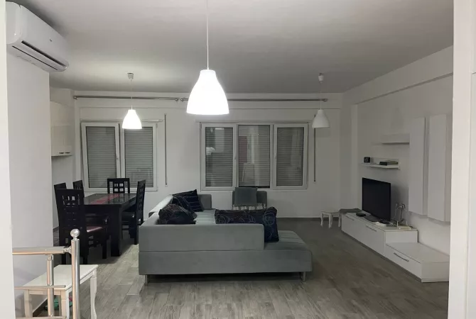 Shtepi me qera 2+1 ne Tirane - 600 Euro