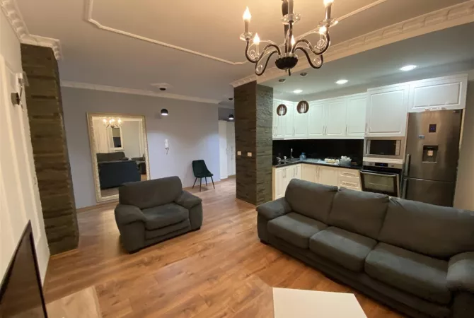 Shtepi me qera 2+1 ne Tirane - 700 Euro