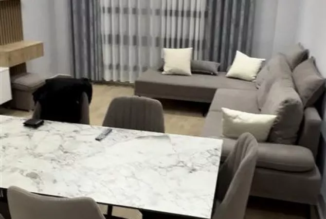 Shtepi me qera 2+1 ne Tirane - 650 Euro