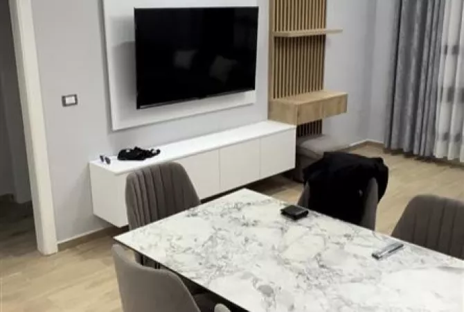 Shtepi me qera 2+1 ne Tirane - 650 Euro