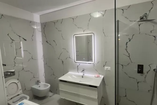 Shtepi me qera Apartament ne Tirane, 2+1, Mobilimi E mobiluar, Pagesa 550  Euro.