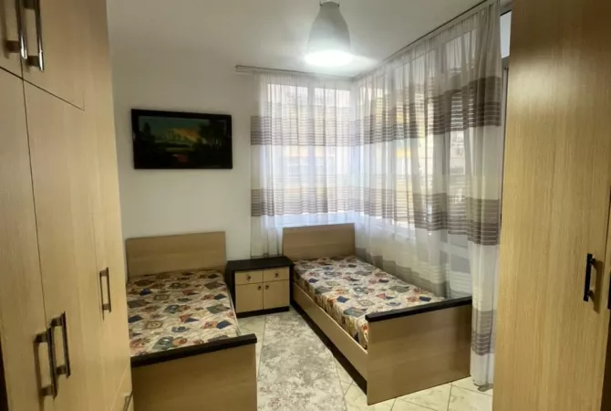 Shtepi me qera Apartament ne Tirane, 2+1, Mobilimi E mobiluar, Pagesa 550  Euro.