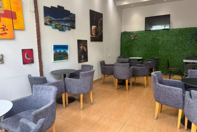 Ambient biznesi me qera 2+1 ne Tirane - 1,000 Euro
