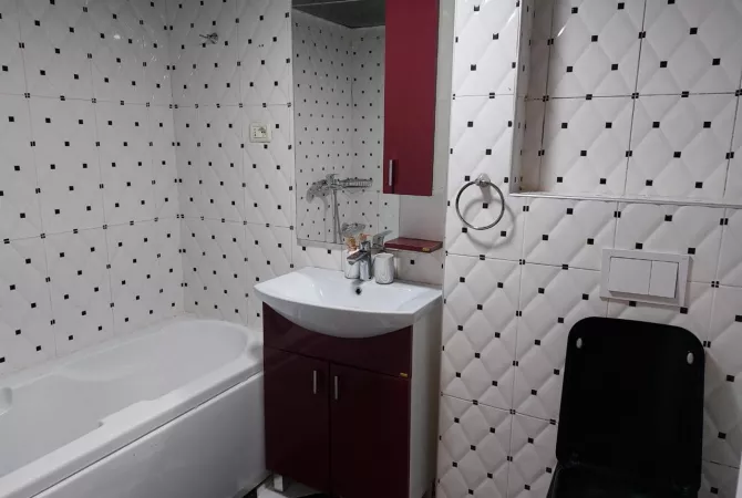 Shtepi me qera Apartament ne Tirane, 2+1, Mobilimi E mobiluar, Pagesa 69,000  Leke.