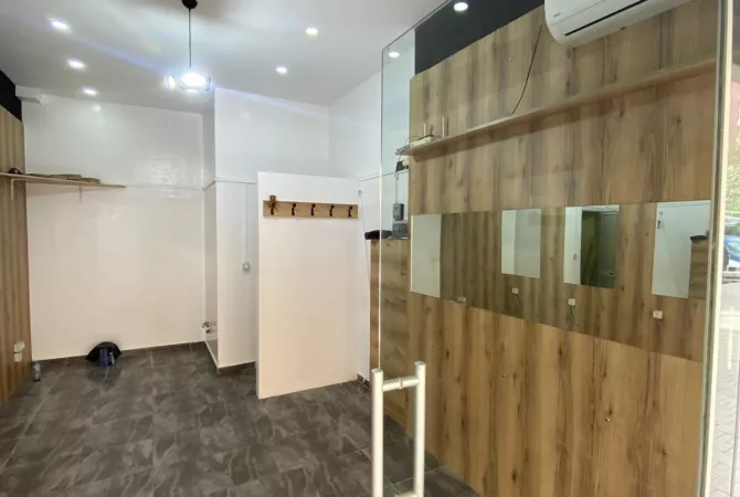 Ambient biznesi me qera 1+1 ne Tirane - 300 Euro