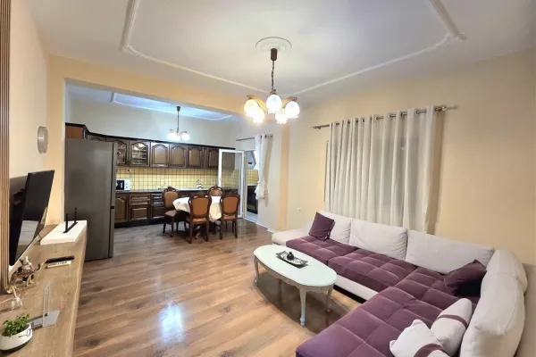 Shtepi me qera 3+1 ne Tirane - 800 Euro