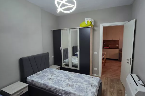 Shtepi me qera Apartament ne Tirane, 2+1, Mobilimi E mobiluar, Pagesa 50,000  Leke.