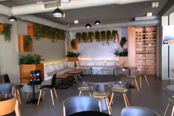 Ambiente Commerciale in Vendita 2+1 a Tirana - 380,000 Euro