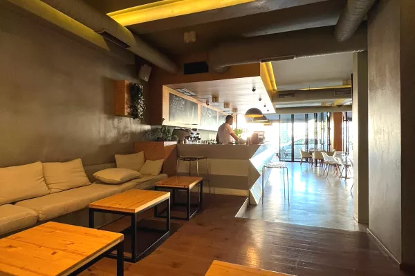 Ambiente Commerciale in Vendita 2+1 a Tirana - 380,000 Euro