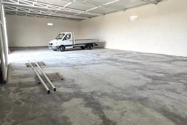 Ambient biznesi me qera 4+1 ne Tirane - 1,500 Euro