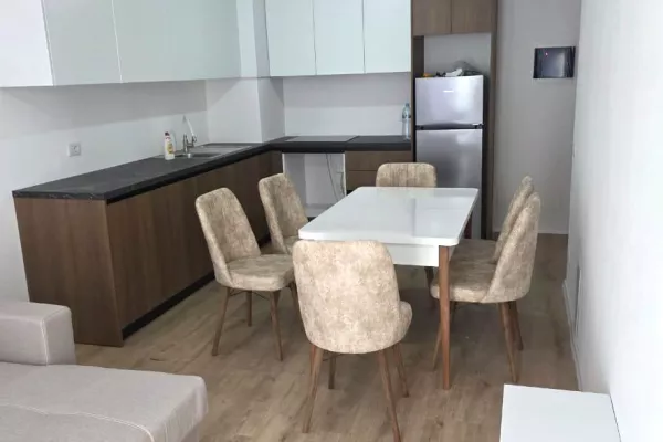 Shtepi me qera 2+1 ne Tirane - 50,000 Leke