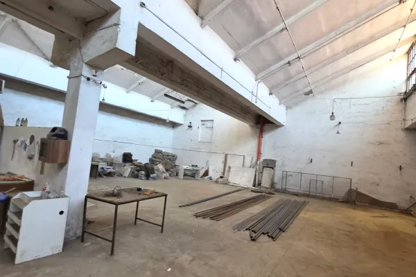 Business Property for Rent 4+1 in Tirana - 1,300 Euro