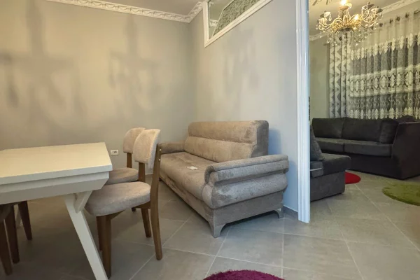 Shtepi me qera Apartament ne Tirane, 2+1, Mobilimi E mobiluar, Pagesa 60,000  Leke.