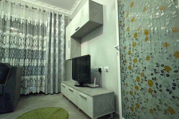 Shtepi me qera 2+1 ne Tirane - 60,000 Leke