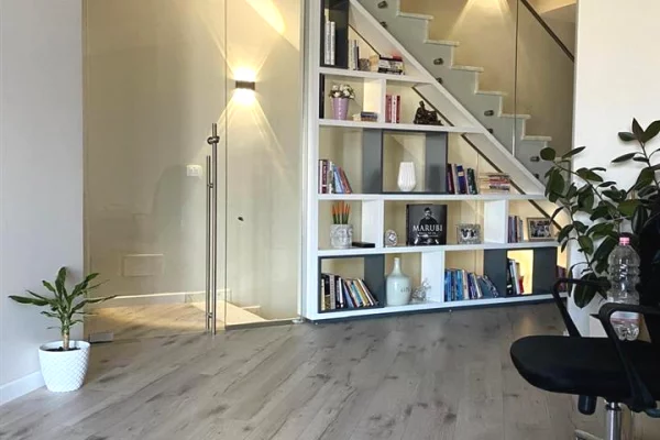 Shtepi ne shitje Apartament ne Tirane, 3+1, Mobilimi E mobiluar, Pagesa 370,000  Euro.