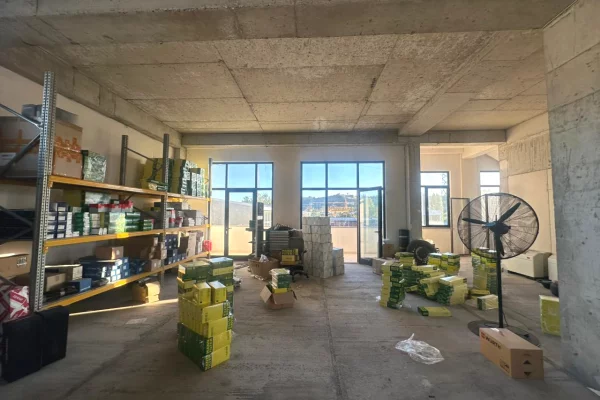 Business Property for Rent 4+1 in Tirana - 1,000 Euro