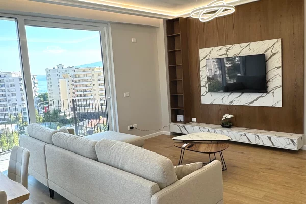 Shtepi ne shitje Apartament ne Vlore, 2+1, Mobilimi E mobiluar, Pagesa 300,000  Euro.