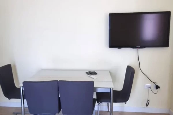 Shtepi me qera Apartament ne Tirane, Garsoniere, Mobilimi E mobiluar, Pagesa 55,000  Leke.