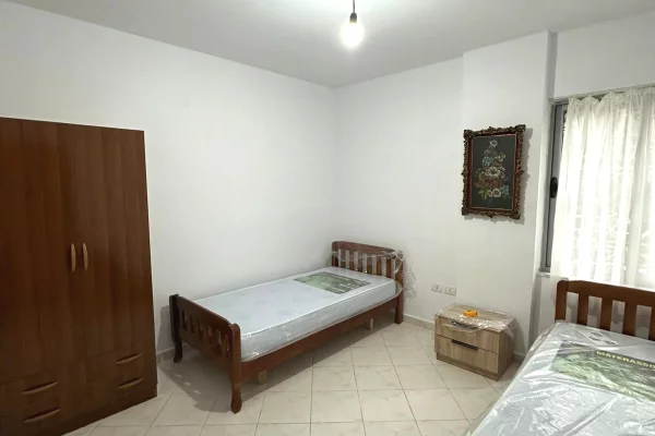 Shtepi me qera 2+1 ne Tirane - 380 Euro