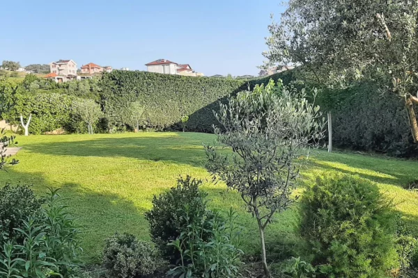 Shtepi me qera 3+1 ne Tirane - 900 Euro