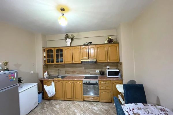 Shtepi me qera 2+1 ne Tirane - 550 Euro