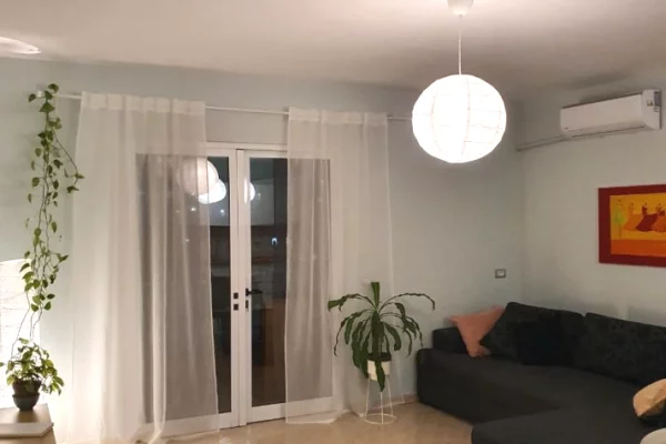 Shtepi me qera Apartament ne Tirane, 1+1, Mobilimi E mobiluar, Pagesa 600  Euro.