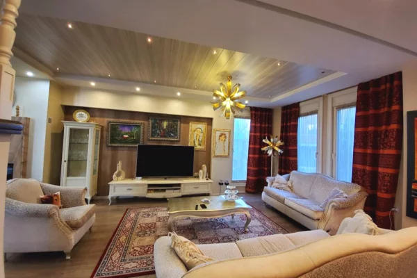 House for Sale 5+1 in Tirana - 975,000 Euro