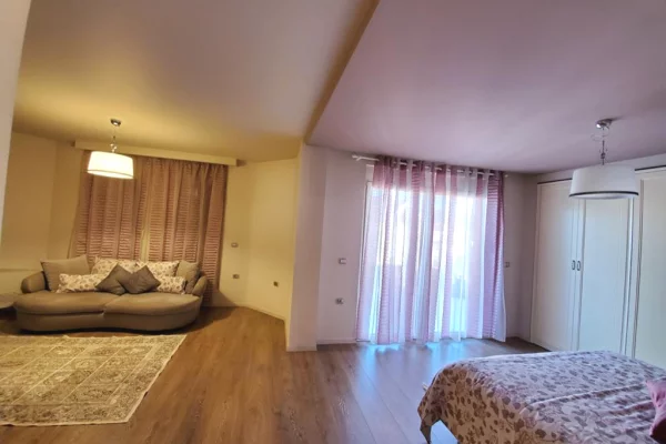Apartment for sale in Tirana 5+1, Furnished