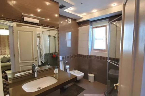 Apartment for sale in Tirana 5+1, Furnished