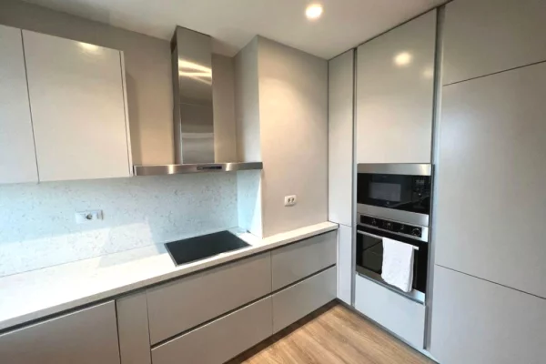 Shtepi me qera Apartament ne Tirane, 2+1, Mobilimi E mobiluar, Pagesa 2,500  Euro.