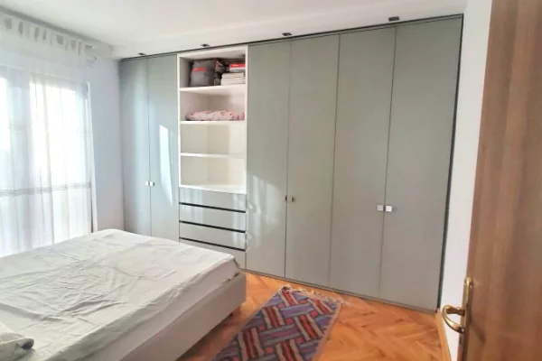 Shtepi me qera Apartament ne Tirane, 1+1, Mobilimi E mobiluar, Pagesa 55,000  Leke.