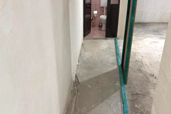 Business Property for Rent 4+1 in Tirana - 40,000 Leke