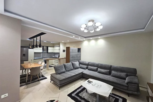 Shtepi me qera Apartament ne Tirane, 2+1, Mobilimi E mobiluar, Pagesa 650  Euro.