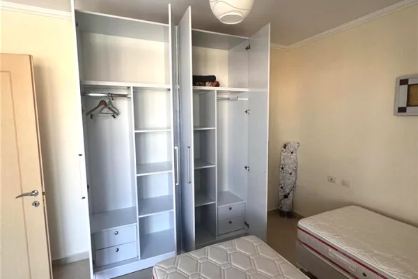 Shtepi me qera Apartament ne Tirane, 1+1, Mobilimi E mobiluar, Pagesa 480  Euro.