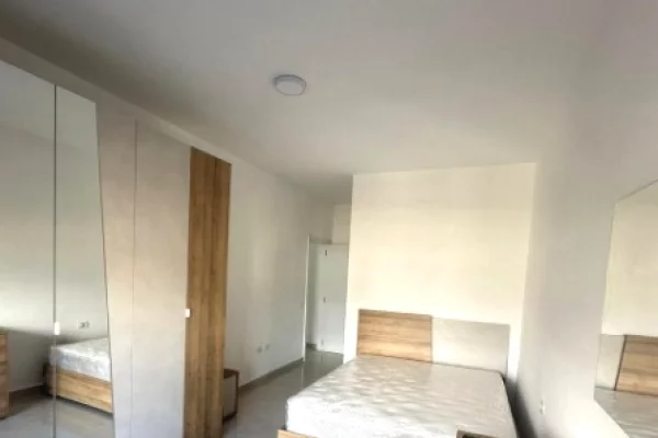 Shtepi me qera 2+1 ne Tirane - 60,000 Leke