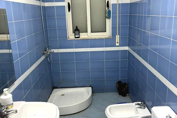 Shtepi me qera 1+1 ne Tirane - 40,000 Leke