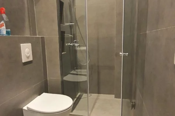 Shtepi me qera Apartament ne Tirane, 2+1, Mobilimi E mobiluar, Pagesa 850  Euro.