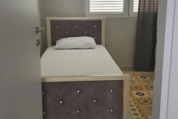 Shtepi me qera Apartament ne Tirane, 2+1, Mobilimi E mobiluar, Pagesa 850  Euro.