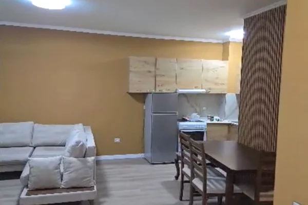 Shtepi me qera 2+1 ne Tirane - 70,000 Leke